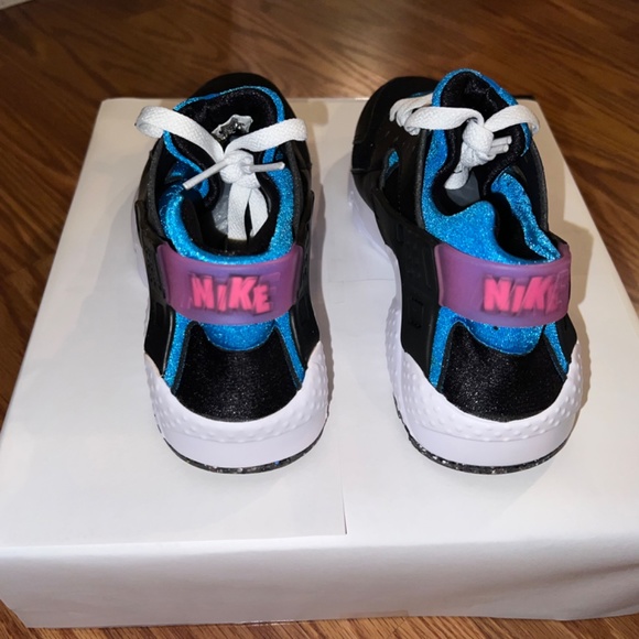 Nike Kids Huraches Run size 4 NEW* - Picture 3 of 14
